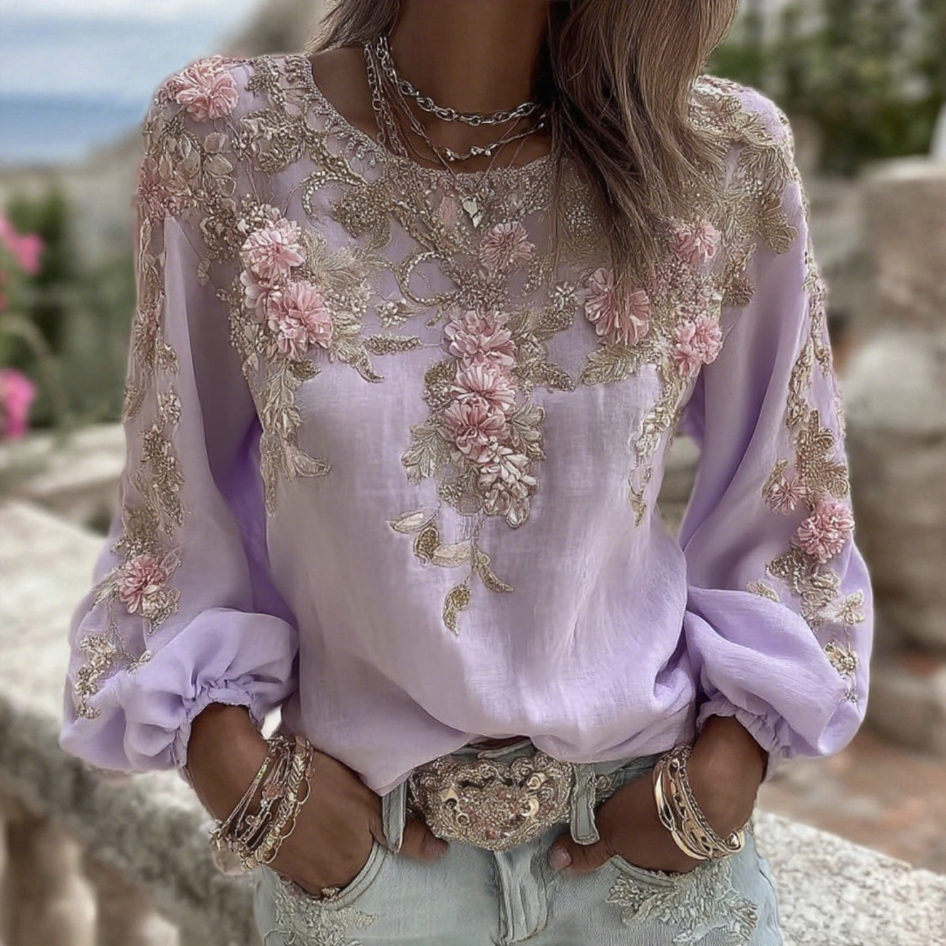 T-shirt femme vintage en mélange de lin à manches longues, col rond et broderie rose