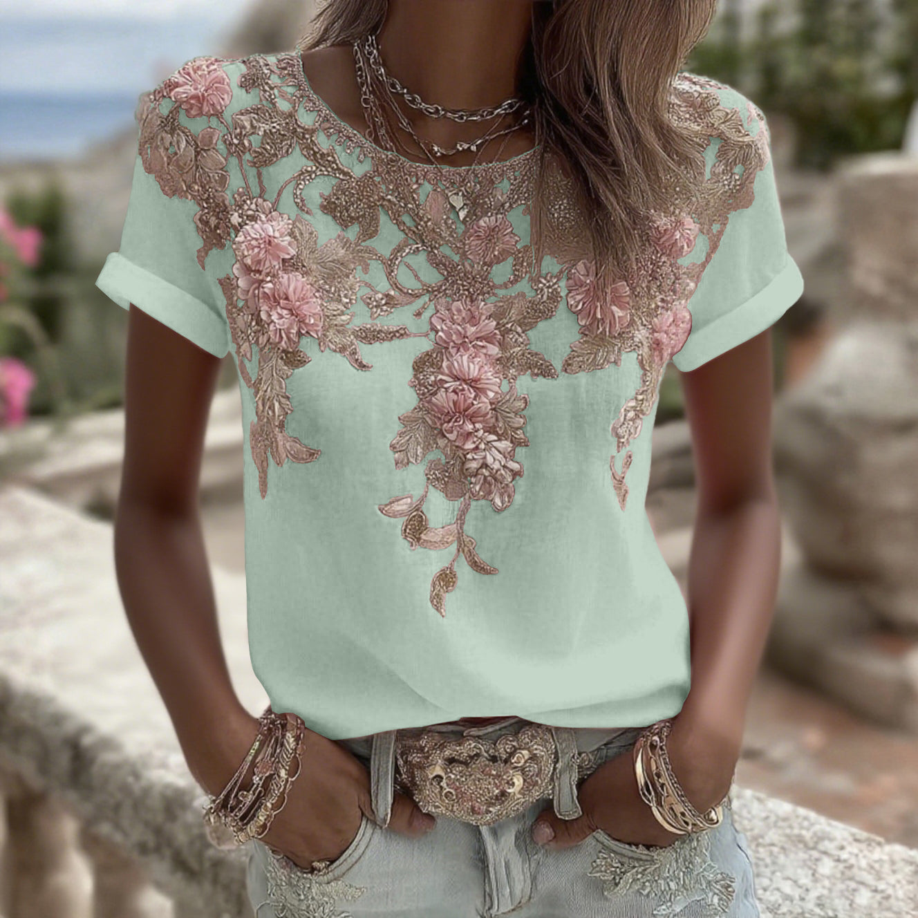 T-shirt da donna vintage in misto lino con ricamo rosa, collo rotondo e maniche corte