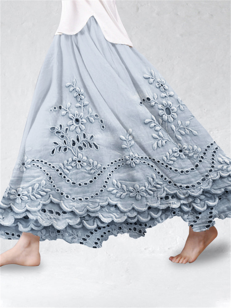 Jupe évasée en mélange de lin avec broderies florales et ourlet en dentelle style cottage