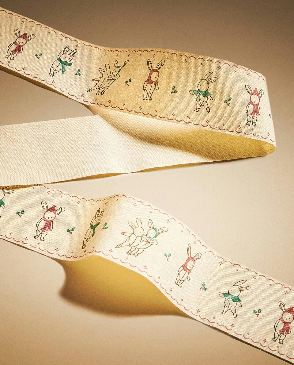 CHILDREN¡¯S WRAPPING PAPER WITH CHRISTMAS BUNNY RABBITS