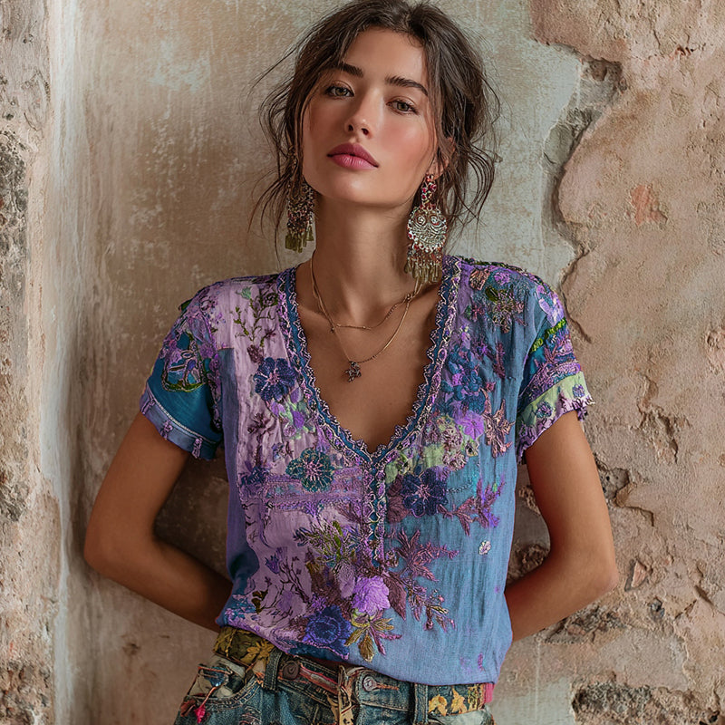 T-shirt en mélange de lin brodé floral bohème à col en V contrastant pour femme