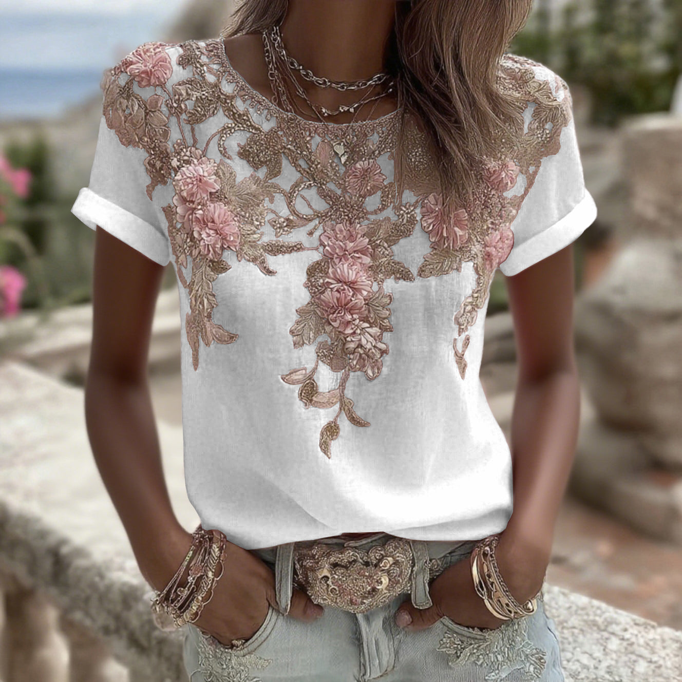 T-shirt da donna vintage in misto lino con ricamo rosa, collo rotondo e maniche corte