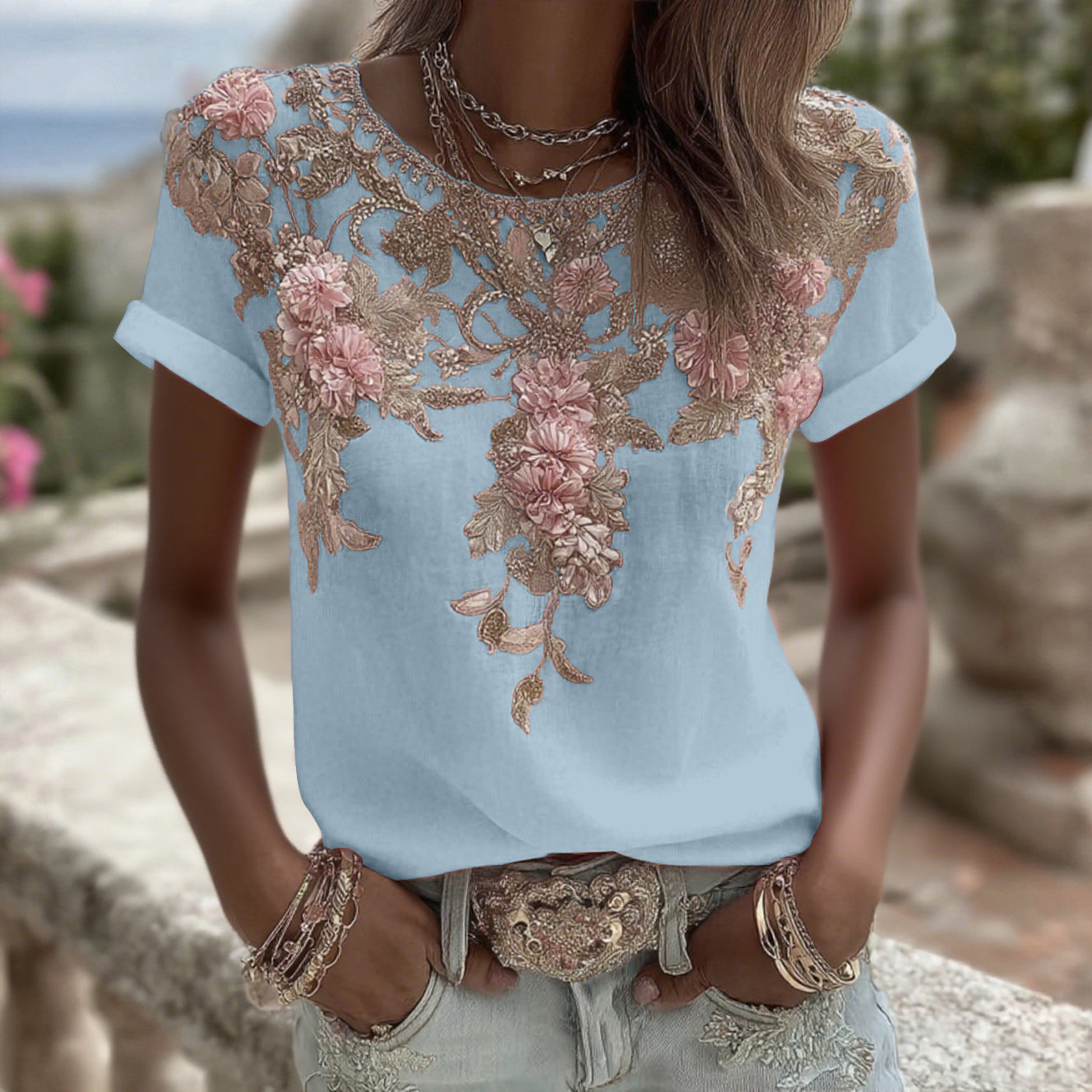 T-shirt da donna vintage in misto lino con ricamo rosa, collo rotondo e maniche corte