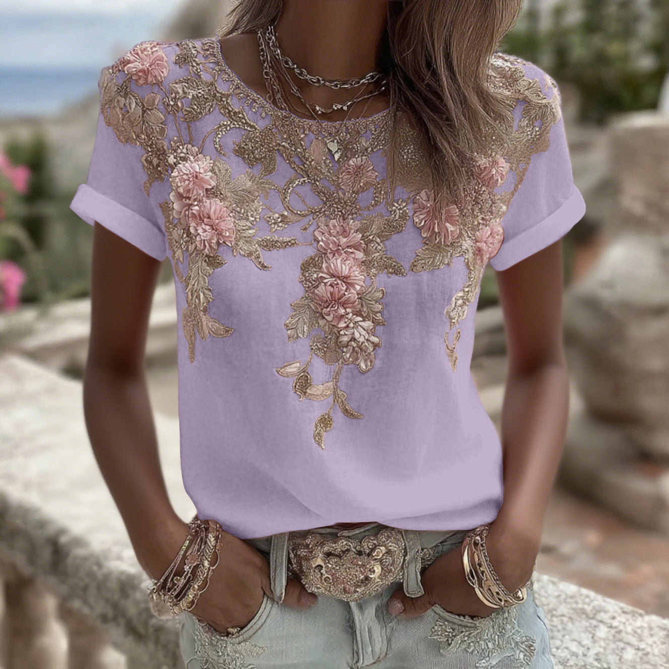 T-shirt da donna vintage in misto lino con ricamo rosa, collo rotondo e maniche corte