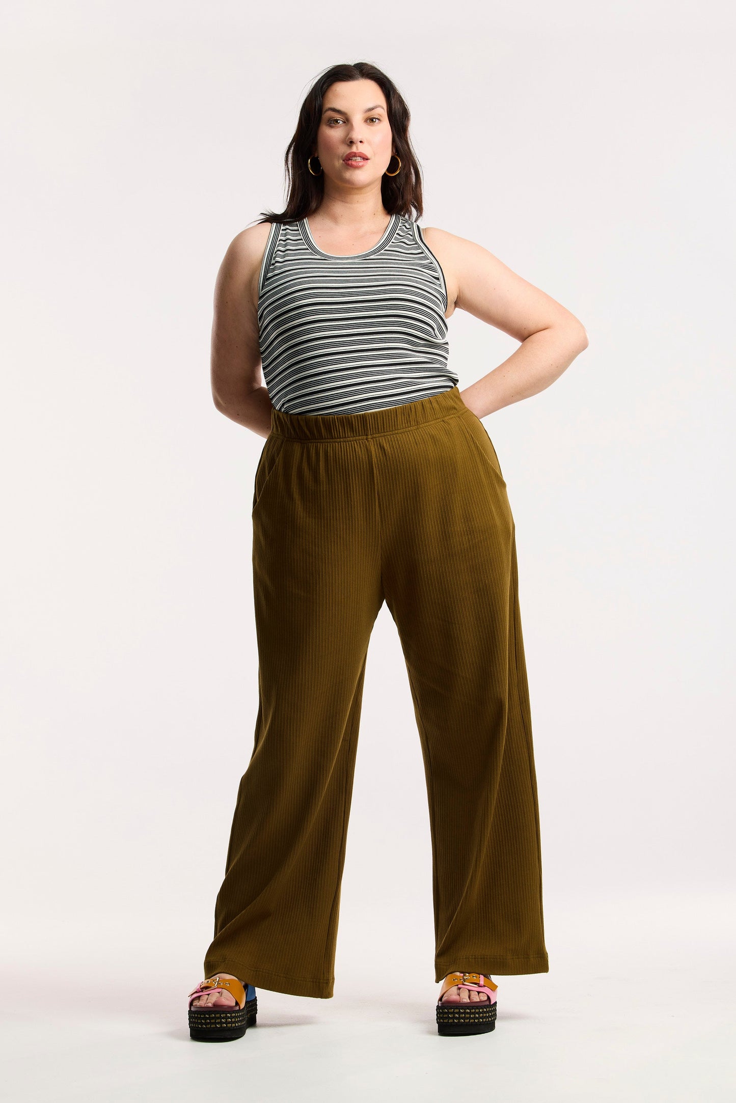 Pantalon large côtelé Traveller Luxe